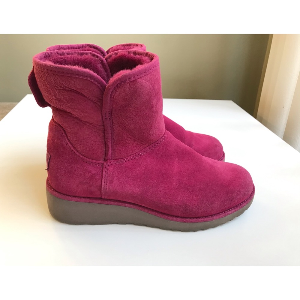 UGG Kristin Wedge Boot Size: US 6